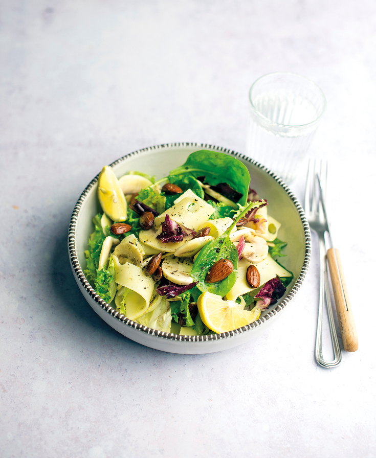 Insalata con funghi crudi, emmental e mandorle - SuperSigma
