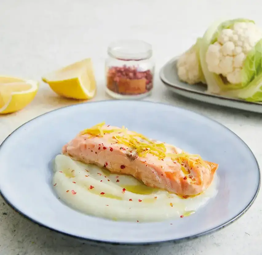 Filetto di salmone al vapore con crema di cavolfiore e limone - SuperSigma